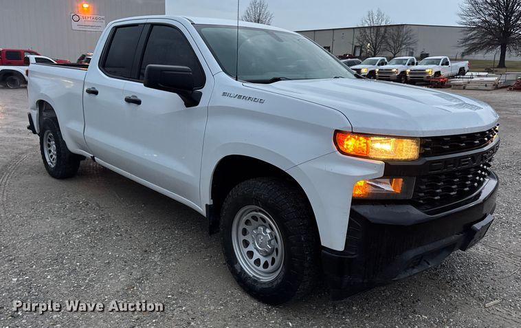 image for item EN0840 2019 Chevrolet Silverado 1500 Ext. Cab pickup truck