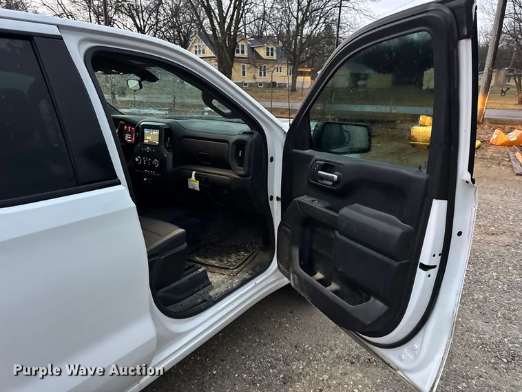 image for item EN0840 2019 Chevrolet Silverado 1500 Ext. Cab pickup truck