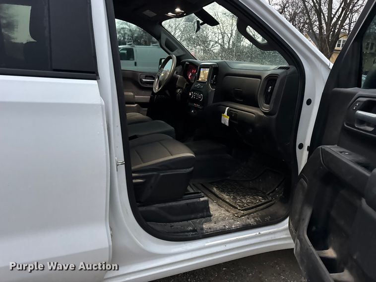 image for item EN0840 2019 Chevrolet Silverado 1500 Ext. Cab pickup truck