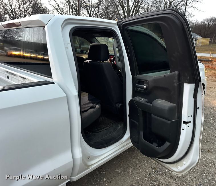 image for item EN0840 2019 Chevrolet Silverado 1500 Ext. Cab pickup truck