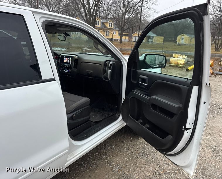 image for item EN0841 2018 Chevrolet Silverado 1500 LT Ext. Cab pickup truck