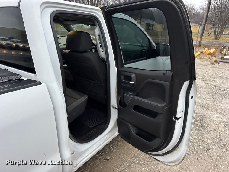 image for item EN0841 2018 Chevrolet Silverado 1500 LT Ext. Cab pickup truck