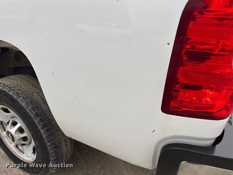 image for item EN0842 2013 Chevrolet Silverado 2500HD pickup truck