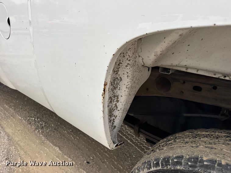 image for item EN0842 2013 Chevrolet Silverado 2500HD pickup truck