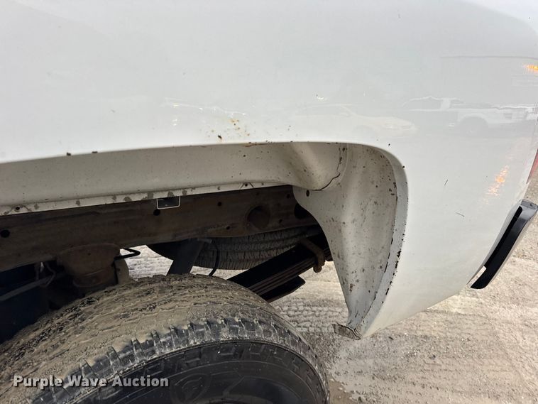 image for item EN0842 2013 Chevrolet Silverado 2500HD pickup truck