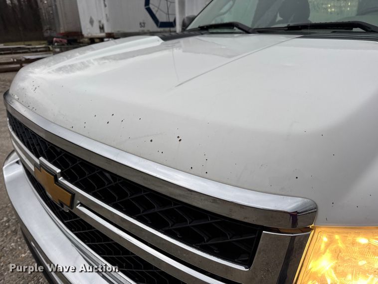 image for item EN0842 2013 Chevrolet Silverado 2500HD pickup truck