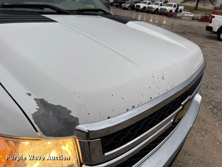 image for item EN0842 2013 Chevrolet Silverado 2500HD pickup truck