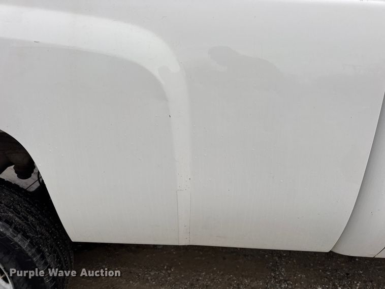 image for item EN0842 2013 Chevrolet Silverado 2500HD pickup truck