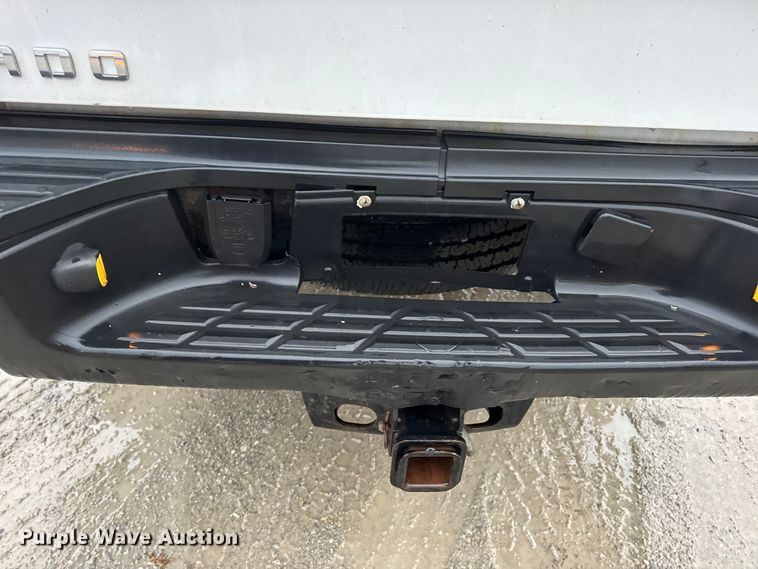 image for item EN0842 2013 Chevrolet Silverado 2500HD pickup truck