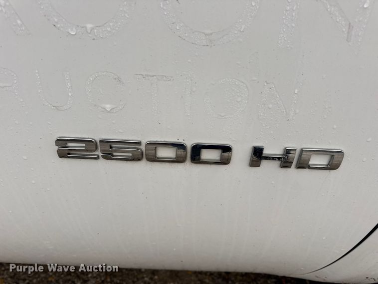 image for item EN0842 2013 Chevrolet Silverado 2500HD pickup truck