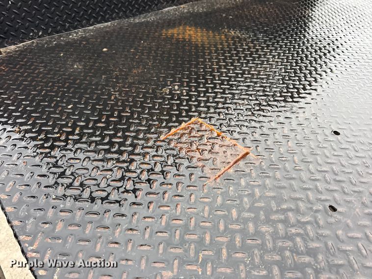 image for item EN0843 2015 Ford F350 Super Duty flatbed pickup truck