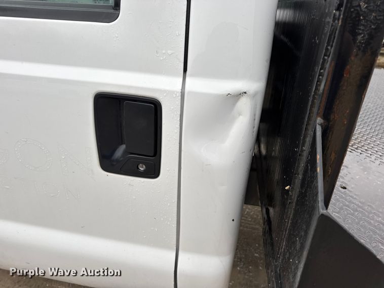 image for item EN0843 2015 Ford F350 Super Duty flatbed pickup truck