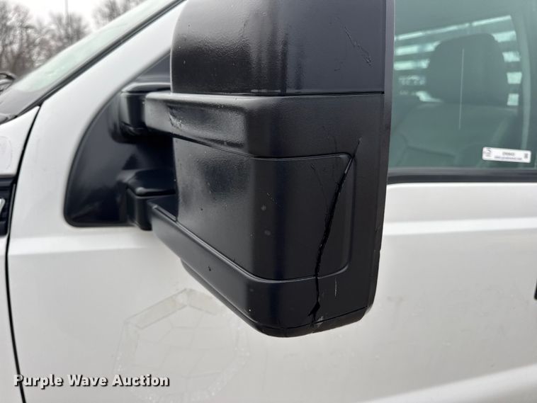 image for item EN0843 2015 Ford F350 Super Duty flatbed pickup truck