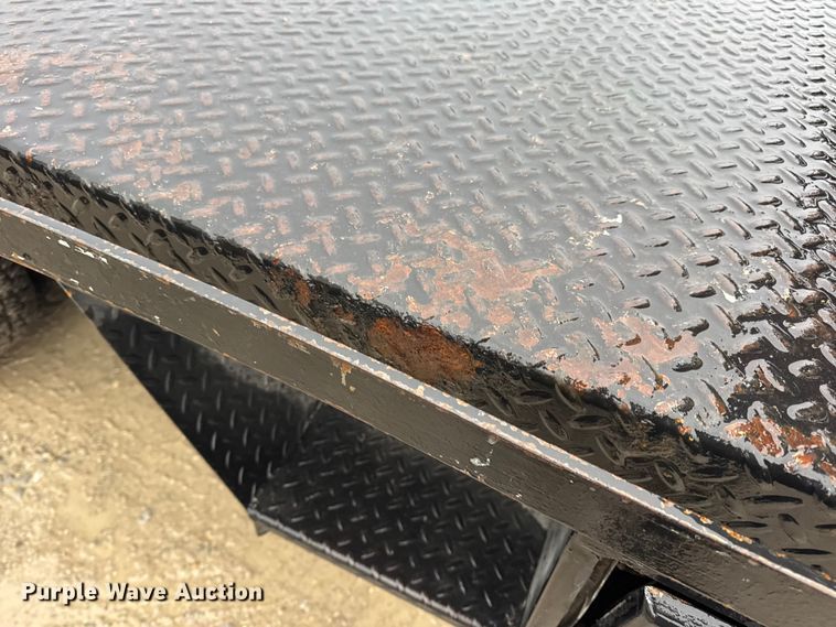 image for item EN0843 2015 Ford F350 Super Duty flatbed pickup truck