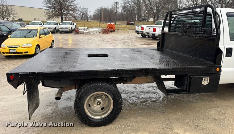 image for item EN0843 2015 Ford F350 Super Duty flatbed pickup truck