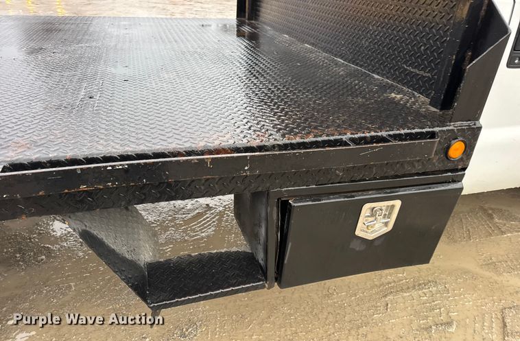 image for item EN0843 2015 Ford F350 Super Duty flatbed pickup truck