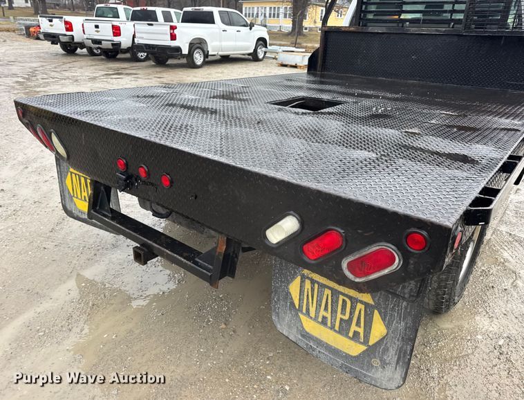 image for item EN0843 2015 Ford F350 Super Duty flatbed pickup truck