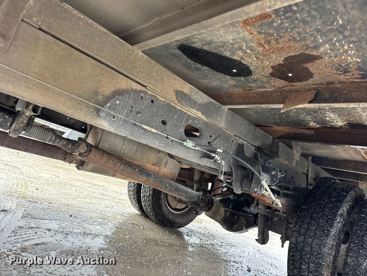 image for item EN0843 2015 Ford F350 Super Duty flatbed pickup truck