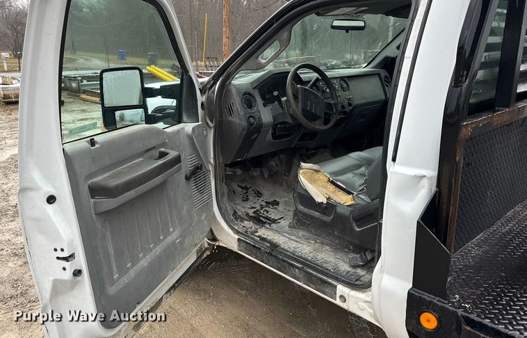 image for item EN0843 2015 Ford F350 Super Duty flatbed pickup truck