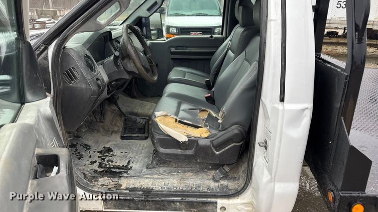 image for item EN0843 2015 Ford F350 Super Duty flatbed pickup truck