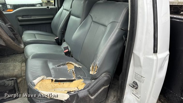 image for item EN0843 2015 Ford F350 Super Duty flatbed pickup truck