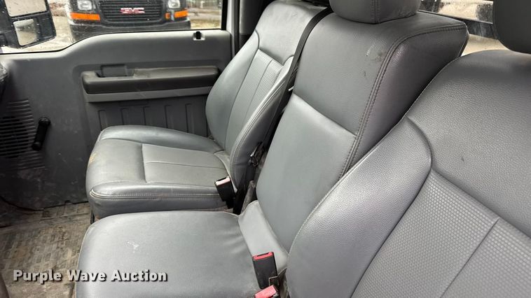 image for item EN0843 2015 Ford F350 Super Duty flatbed pickup truck