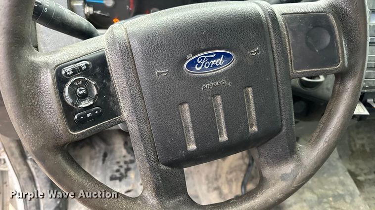 image for item EN0843 2015 Ford F350 Super Duty flatbed pickup truck