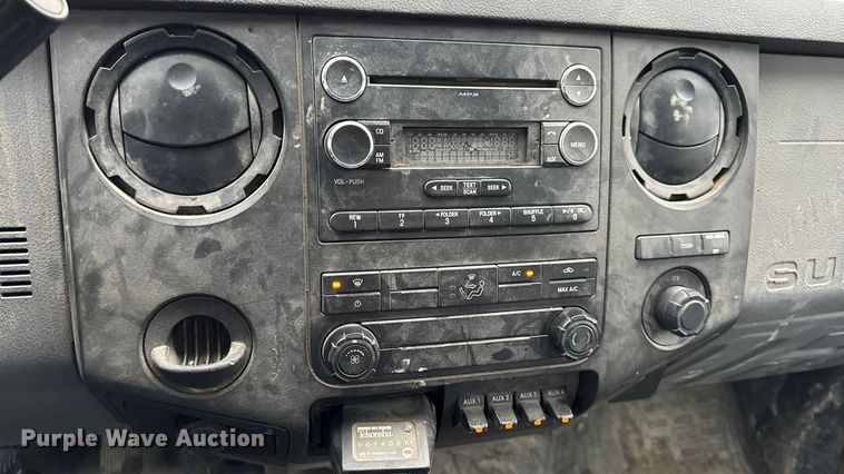 image for item EN0843 2015 Ford F350 Super Duty flatbed pickup truck