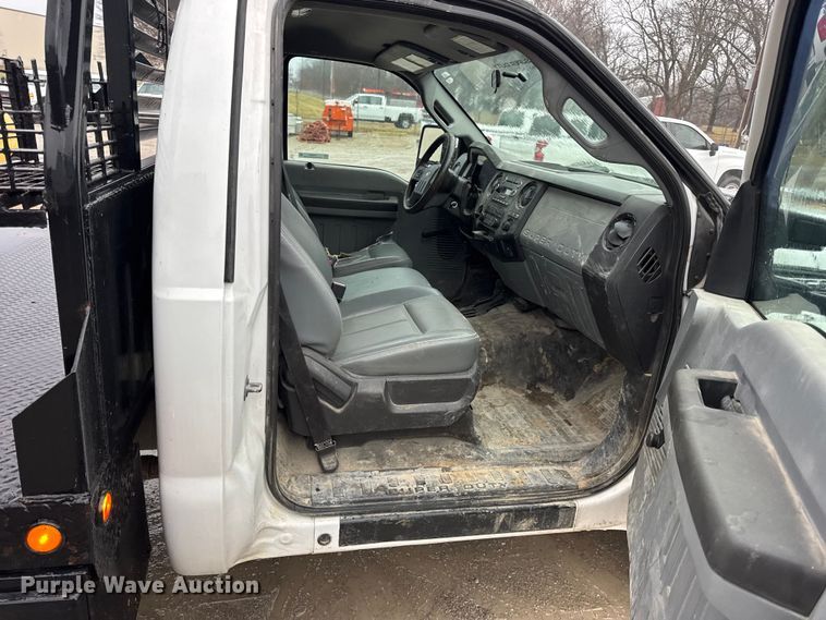 image for item EN0843 2015 Ford F350 Super Duty flatbed pickup truck