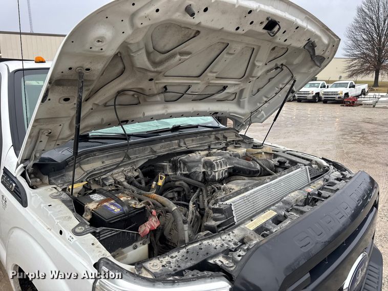 image for item EN0843 2015 Ford F350 Super Duty flatbed pickup truck