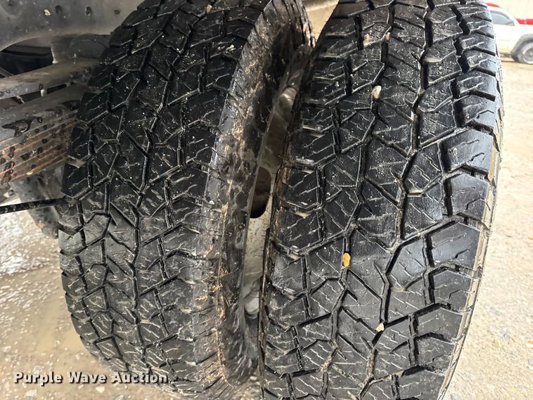 image for item EN0843 2015 Ford F350 Super Duty flatbed pickup truck