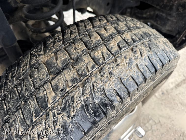 image for item EN0843 2015 Ford F350 Super Duty flatbed pickup truck