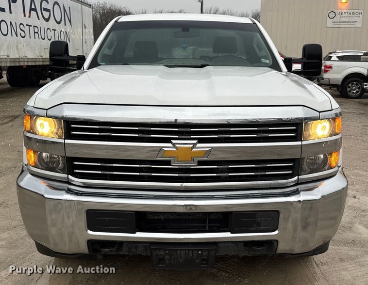 image for item EN0846 2015 Chevrolet Silverado 2500HD pickup truck