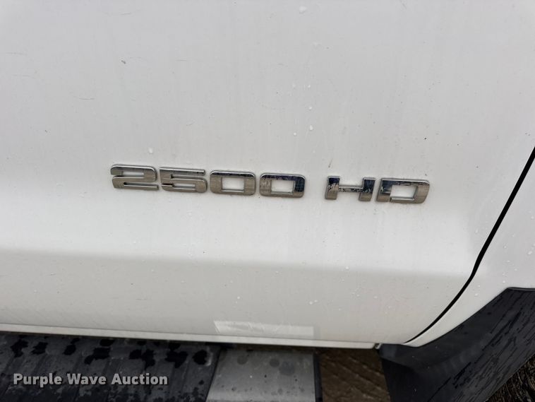 image for item EN0846 2015 Chevrolet Silverado 2500HD pickup truck
