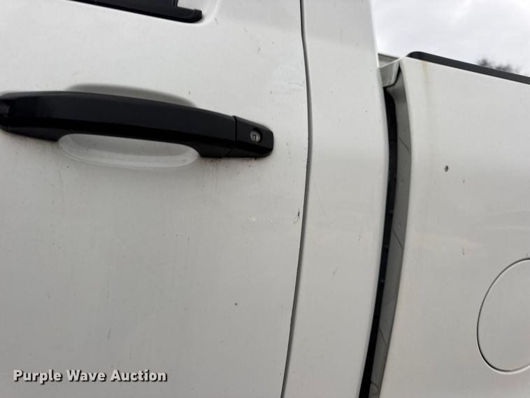 image for item EN0846 2015 Chevrolet Silverado 2500HD pickup truck