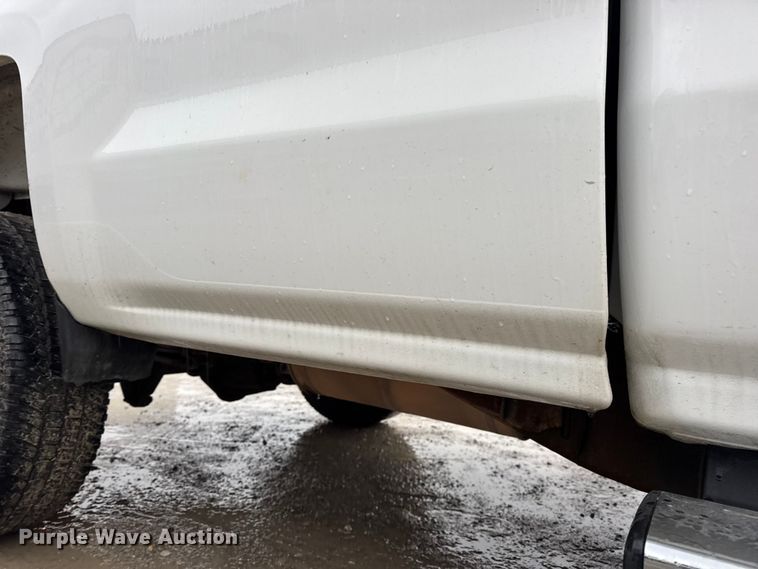 image for item EN0846 2015 Chevrolet Silverado 2500HD pickup truck