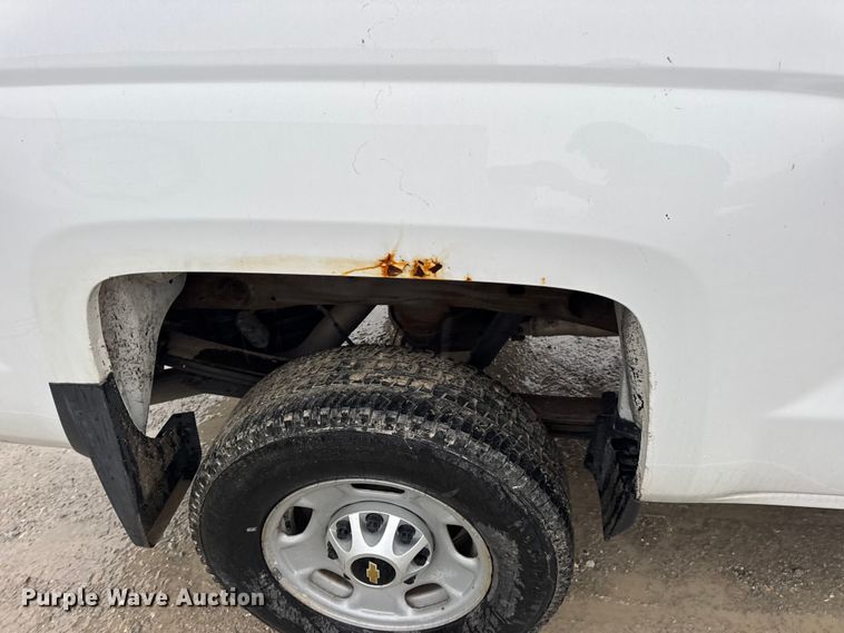 image for item EN0846 2015 Chevrolet Silverado 2500HD pickup truck