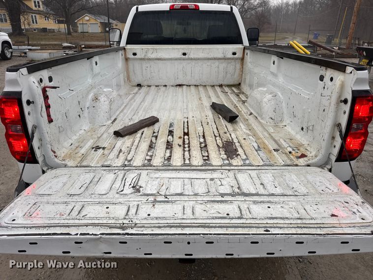 image for item EN0846 2015 Chevrolet Silverado 2500HD pickup truck