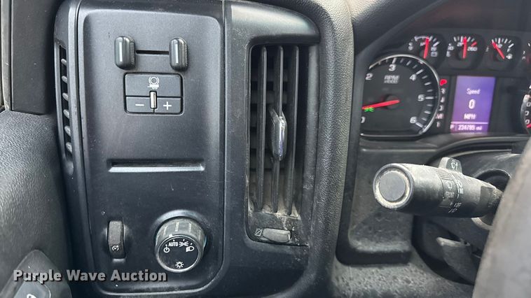 image for item EN0846 2015 Chevrolet Silverado 2500HD pickup truck