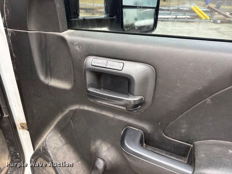 image for item EN0846 2015 Chevrolet Silverado 2500HD pickup truck