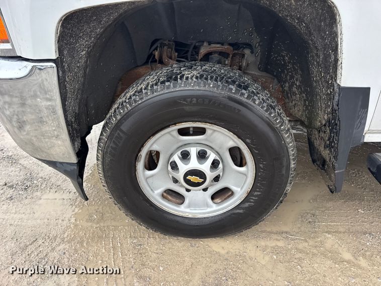 image for item EN0846 2015 Chevrolet Silverado 2500HD pickup truck