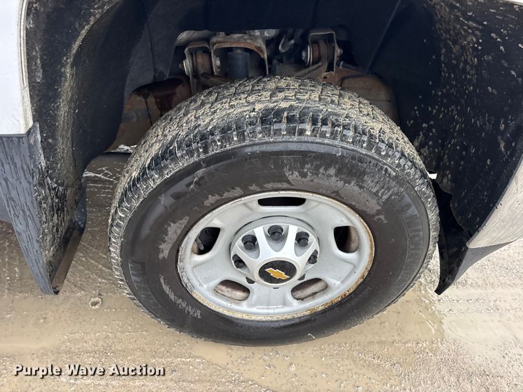 image for item EN0846 2015 Chevrolet Silverado 2500HD pickup truck