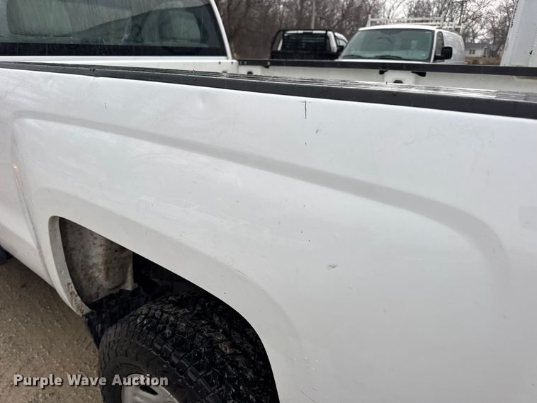 image for item EN0847 2016 Chevrolet Silverado 2500HD pickup truck