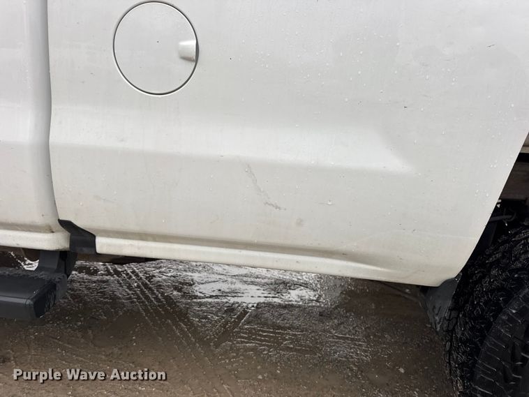 image for item EN0847 2016 Chevrolet Silverado 2500HD pickup truck