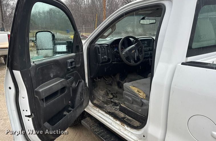 image for item EN0847 2016 Chevrolet Silverado 2500HD pickup truck