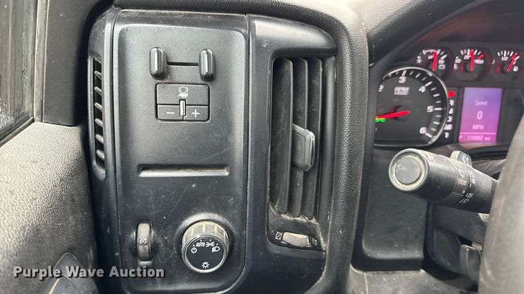 image for item EN0847 2016 Chevrolet Silverado 2500HD pickup truck