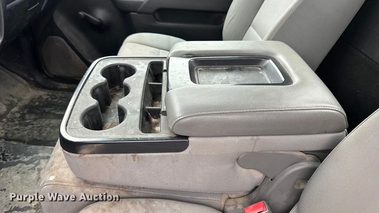 image for item EN0847 2016 Chevrolet Silverado 2500HD pickup truck