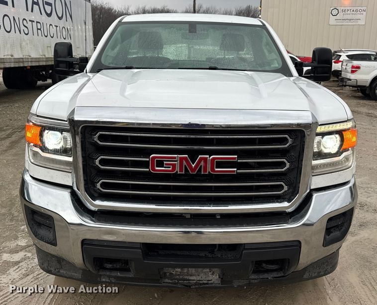 image for item EN0848 2018 GMC Sierra 2500HD pickup truck