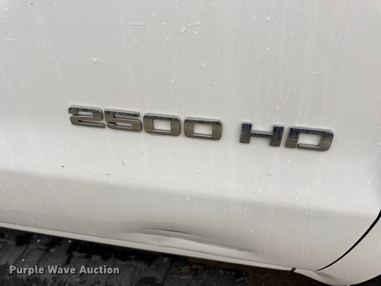 image for item EN0848 2018 GMC Sierra 2500HD pickup truck