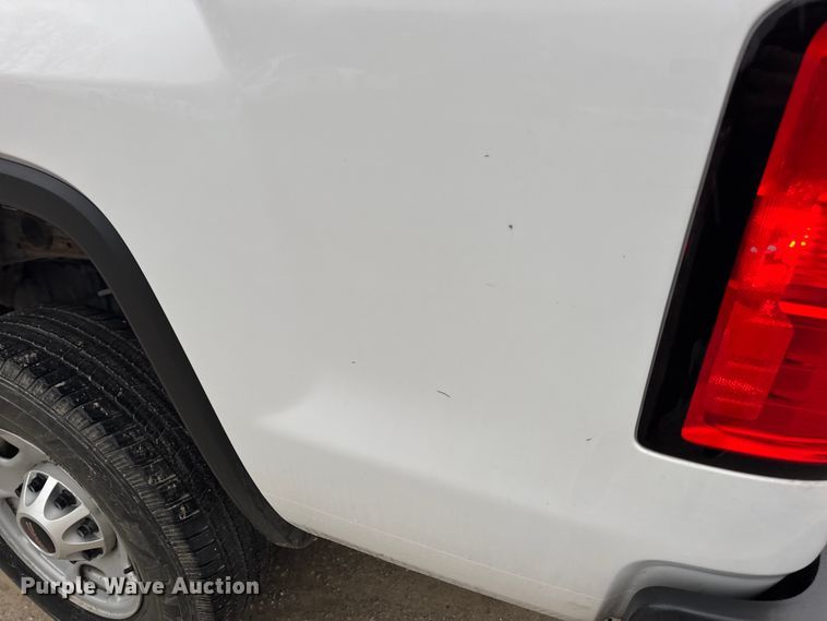 image for item EN0848 2018 GMC Sierra 2500HD pickup truck